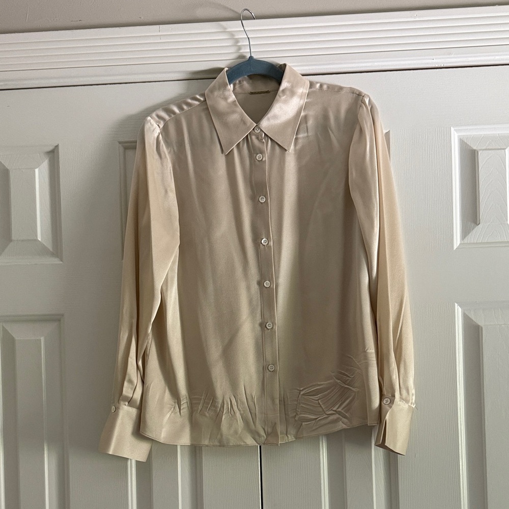 100% silk Elie Tahari Button down